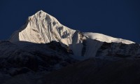 Singu Chuli (Fluted Peak) base camp