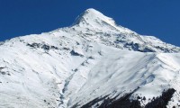 Pisang Peak Expedition