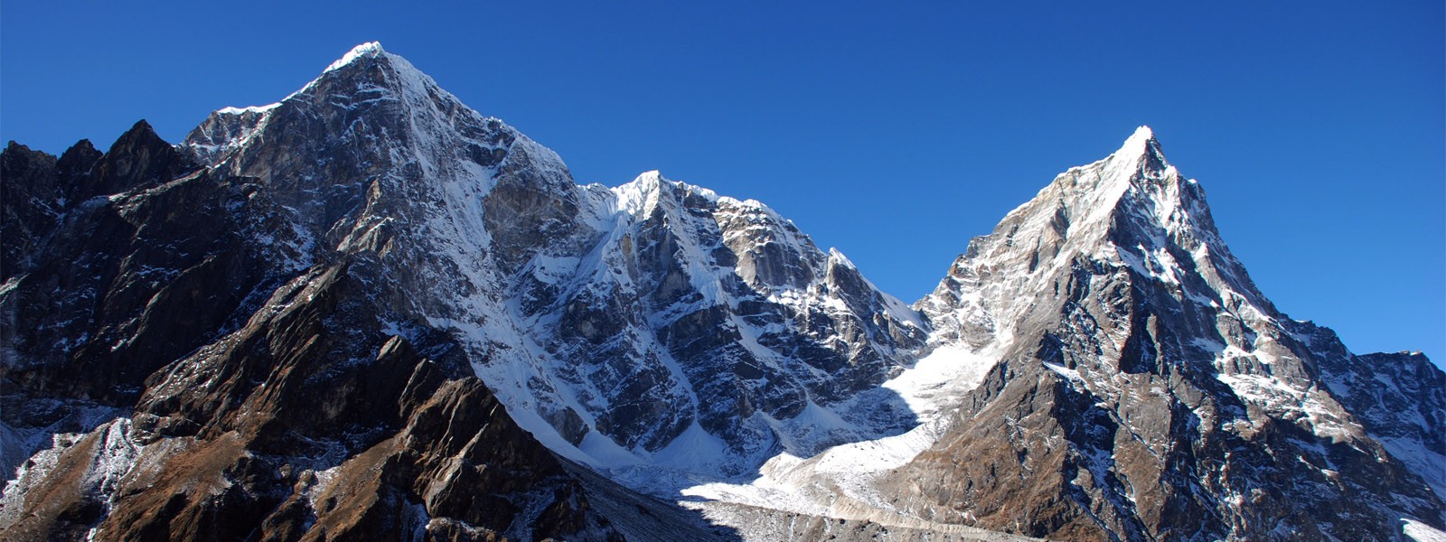 Cholatse Peak Climbing with Everest Journeys