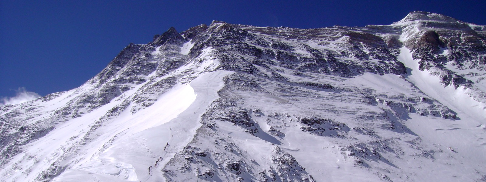 Everest North Col up to 7000m. Climbing