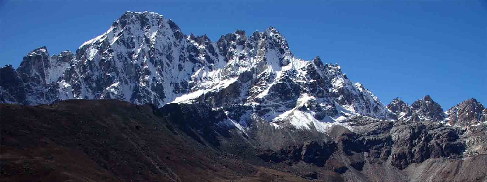Phari Lapcha Peak