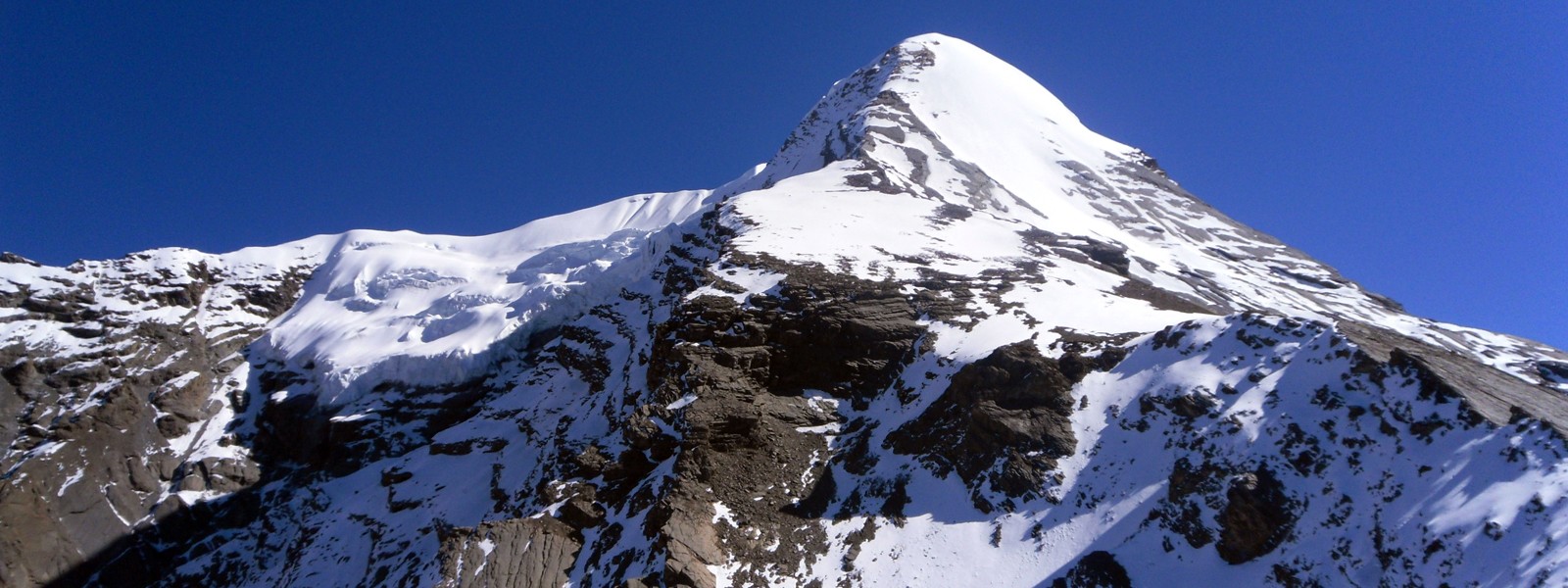 Pisang Peak Adventure