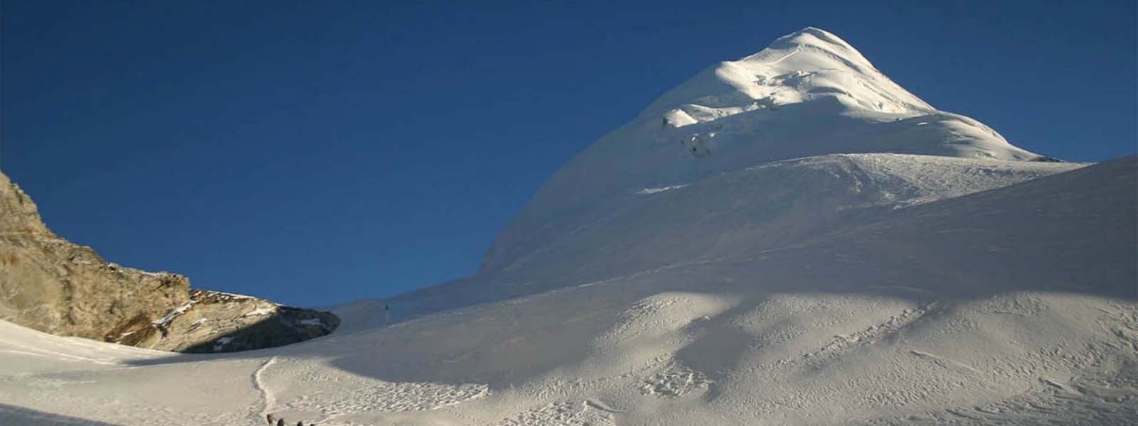 Rolwaling Tso Rolpa Lake with Tashi Lapcha and Nangpa-La High Passes 