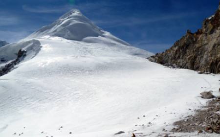 Pharchamo Peak 6,187m. Climbing