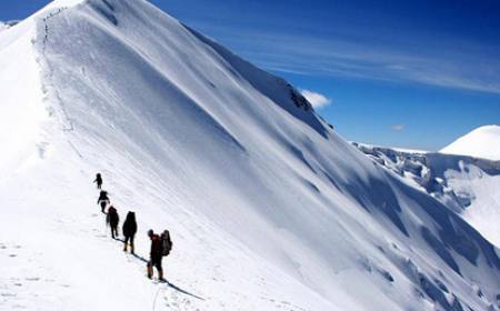 Ramdung Peak 5,925m. Climbing