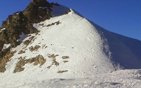 Yala Peak Climbing